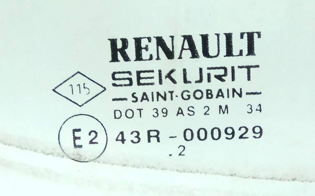 Стекло двери передней правой Renault Clio 2 купить в России