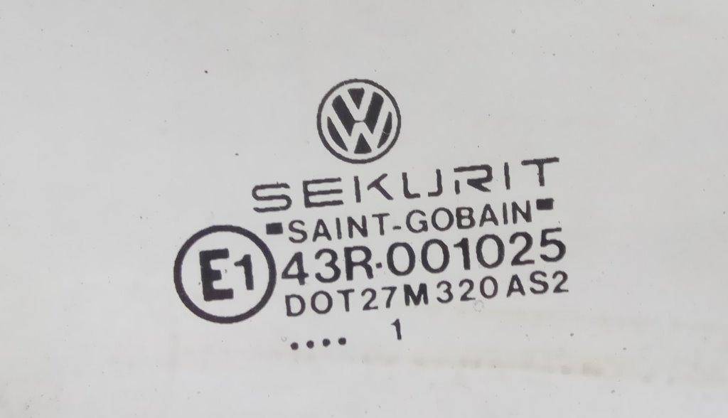 Стекло двери передней правой Volkswagen Transporter (T4) купить в Беларуси