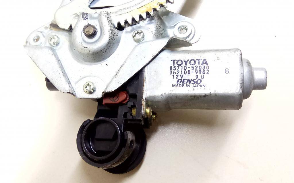 Стеклоподъемник электрический двери передней правой Toyota Yaris Verso купить в России