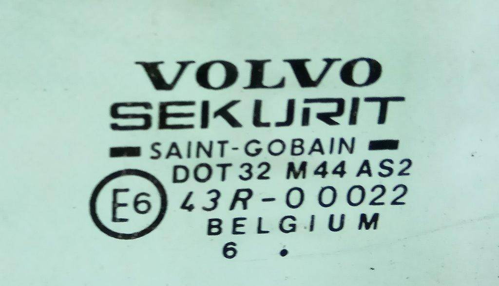 Стекло двери задней правой Volvo S40 2 купить в Беларуси