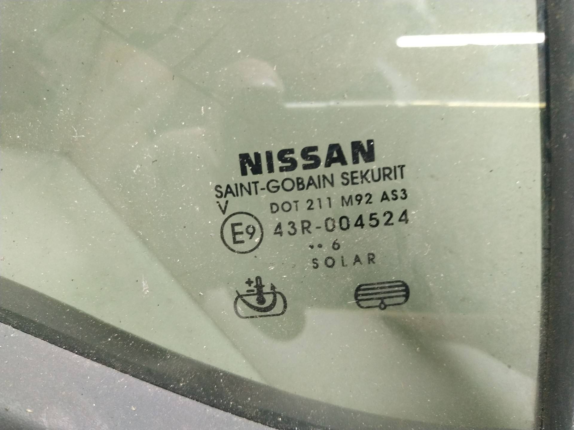Стекло двери задней правой Nissan Navara (D40) купить в России