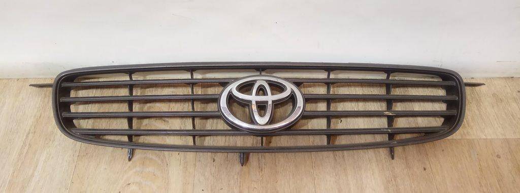 Решетка радиатора Toyota Corolla 8 купить в России