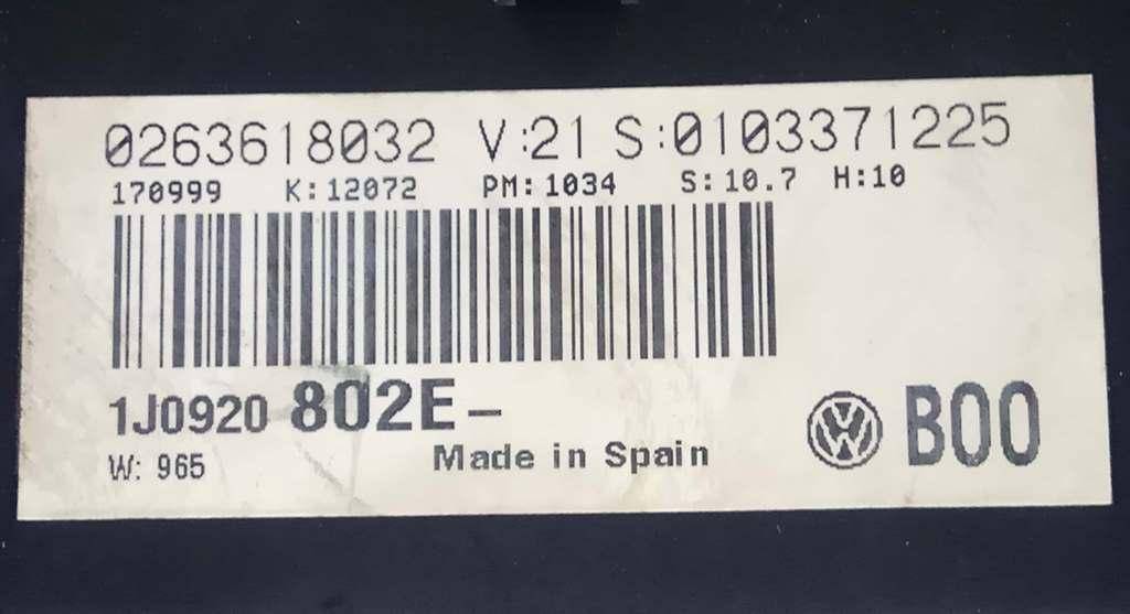 Панель приборная (щиток приборов) Volkswagen Golf 4 купить в Беларуси