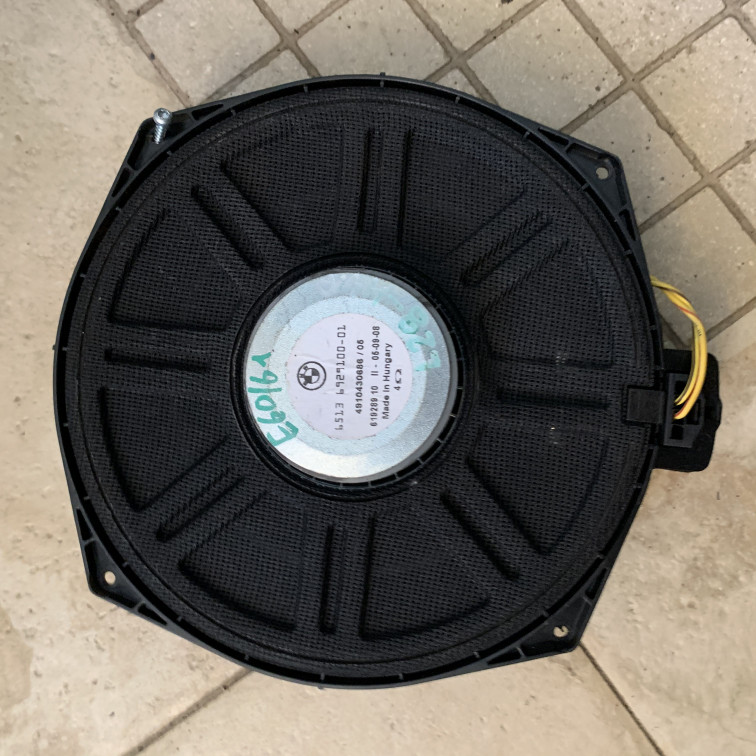 Harbeth super hl5. Музыкальный центр kit 200 сабвуфер. Саб центр. Саб центр. Акустическая система cerwin-vega! xls-215.