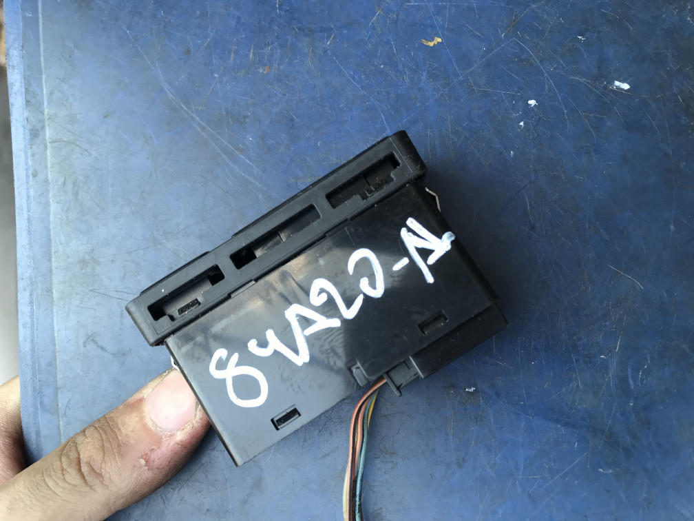 сигнализация bmw x5 e53. сирена штатной сигнализации бмв е53. аварийка американка на bmw e53. сигнализация bmw x5 e53. сирена бмв х5 е53.