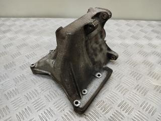 кронштейн генератора Mercedes-Benz SLK-Класс R170 [рестайлинг] R170 2000, 2.0 л., Kompr, M 111.958, бензин, 6МКПП, bernsteinrot / 548, родстер, задний привод, правый руль, 1110960645