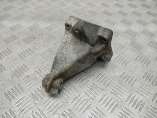 кронштейн двигателя Mercedes-Benz C-Класс W203/S203/CL203 W203 2003, 1.8 л., Kompr, M 271.946, бензин, АКПП, cubanitsilber / 723, седан, задний привод, правый руль, A2712230904