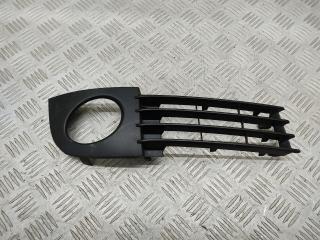 решётка бампера боковая правая Audi A6 C5 [рестайлинг] 2003, 3.0 л., i, ASN, бензин, АКПП, чёрный, седан, полный привод, правый руль, 4B0807682T