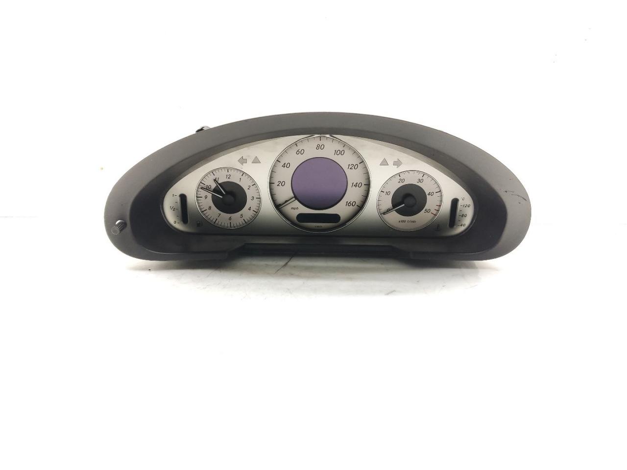 щиток приборов (приборная панель) Mercedes-Benz E-Класс W211/S211 2003, 2.7 л., CDi, OM 647.961, дизель, 6МКПП, teallitblau / 353, седан, задний привод, правый руль, 2115406011 - фото №1