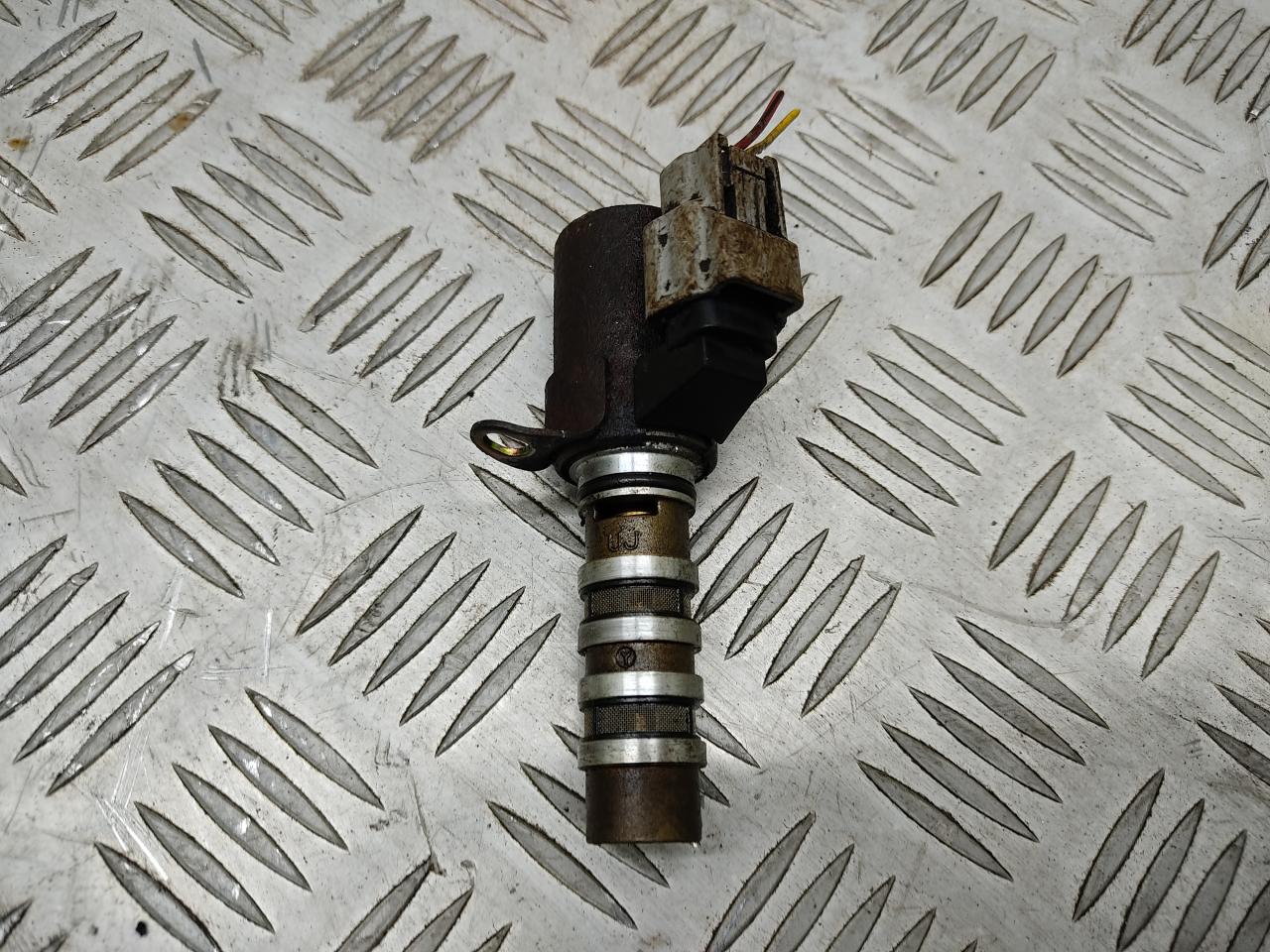 клапан фазорегулятора Nissan Murano Z50 2005, 3.5 л., i, VQ35DE, бензин, вариатор, красный, внедорожник 5 дв., полный привод, правый руль - фото №1