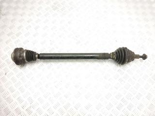 полуось передняя правая (приводной вал, ШРУС) Volkswagen Passat B7 2011, 2.0 л., TDi PD, CFFB, дизель, 6МКПП, reflex silver / la7w, седан, передний привод, правый руль, 1K0407272RB