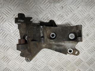 кронштейн генератора Renault Kangoo 1 поколение [рестайлинг] 2003, 1.5 л., DCi, K9K 704, дизель, 5МКПП, синий, фургон, передний привод, правый руль, 8200185605