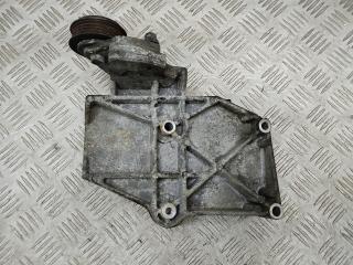 кронштейн компрессора кондиционера Audi A6 4B/C5 2000, 1.9 л., TDi, AVG, дизель, 5МКПП, бордовый, седан, передний привод, правый руль, 028260885A