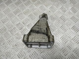 кронштейн двигателя Mercedes-Benz C-Класс W203/S203/CL203 [рестайлинг] CL203 2004, 1.8 л., Kompr, M 271.946, бензин, АКПП, obsidianschwarz / 197, хетчбэк 3 дв., задний привод, правый руль, A2712230804