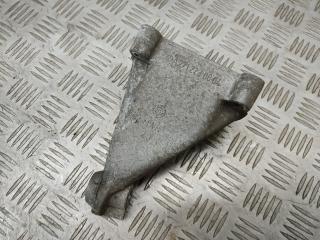 кронштейн двигателя Mercedes-Benz C-Класс W203/S203/CL203 [рестайлинг] W203 2004, 1.8 л., Kompr, M 271.946, бензин, АКПП, brillantsilber / 744, седан, задний привод, правый руль, A2712230804