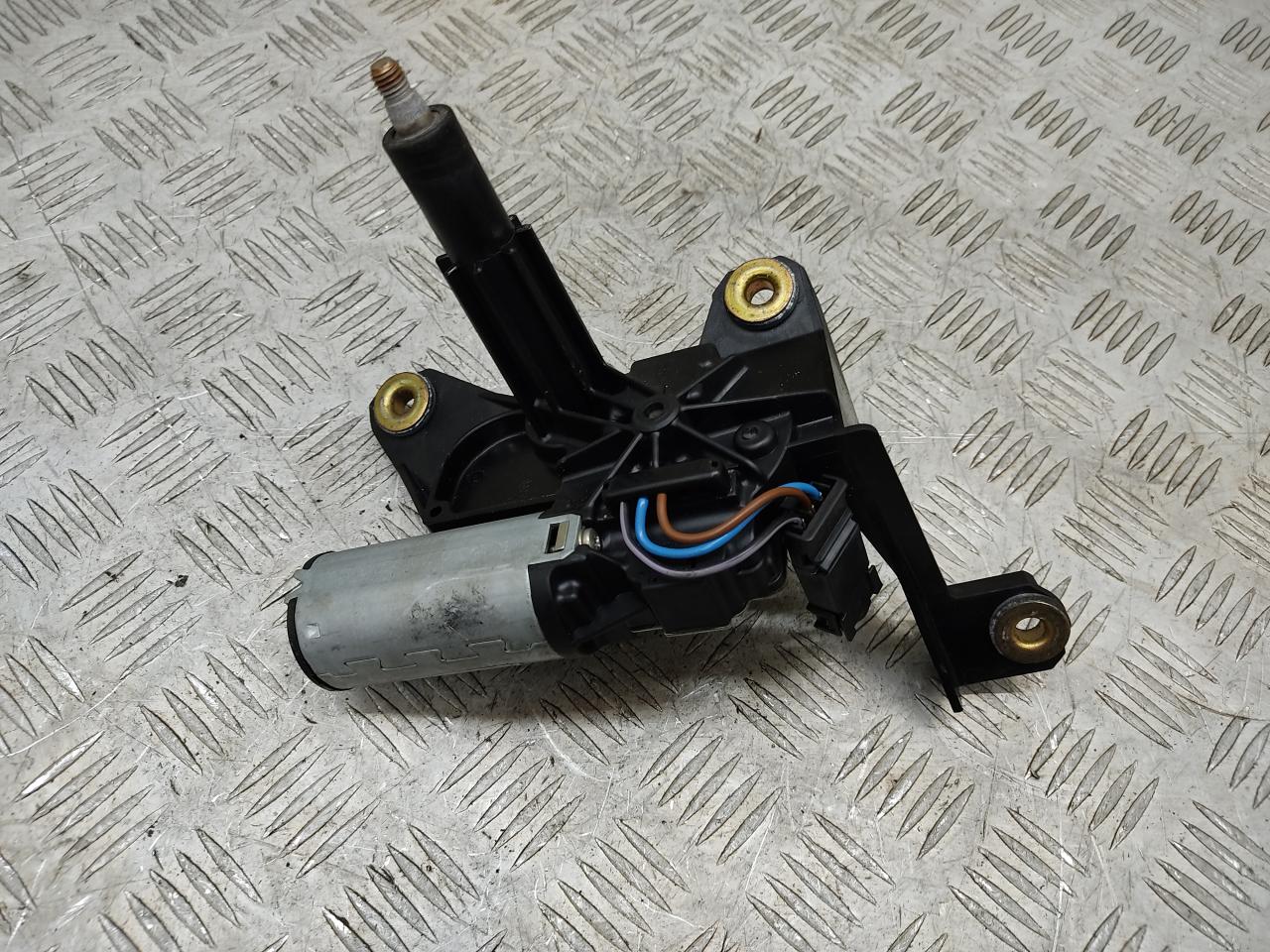 моторчик заднего стеклоочистителя (дворника) Opel Astra G 2004, 1.6 л., i, Z 16 SE, бензин, 5МКПП, серебро, хетчбэк 5 дв., передний привод, правый руль, 90559440 - фото №1