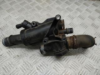 корпус термостата Peugeot 407 1 поколение 2006, 2.0 л., HDi, RHR (DW10BTED4), дизель, АКПП, noir obsidien / exl, седан, передний привод, правый руль, 9656182980