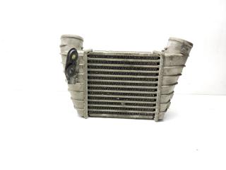 интеркулер Audi TT 8N 2002, 1.8 л., Ti, BAM, бензин, 6МКПП, rabenschwarz / lz9v, купе, полный привод, правый руль, 8L9145805H