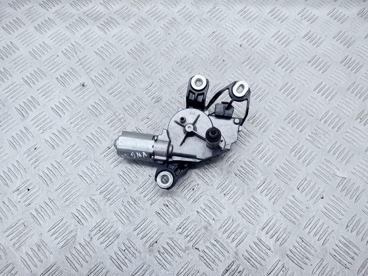 моторчик заднего стеклоочистителя (дворника) Volkswagen Golf Plus 1 поколение 2005, 1.9 л., TDi PD, BXE, дизель, 5МКПП, чёрный, хетчбэк 5 дв., передний привод, правый руль, 0390201809 - фото №1