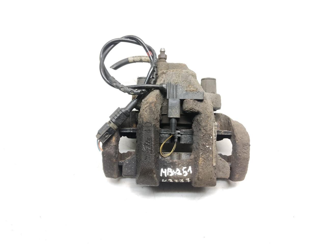 суппорт задний правый Mercedes-Benz R-Класс W251 2006, 3.0 л., CDi, OM 642.950, дизель, АКПП, iridiumsilber / 775, минивэн, полный привод, правый руль, A1644235398 - фото №1