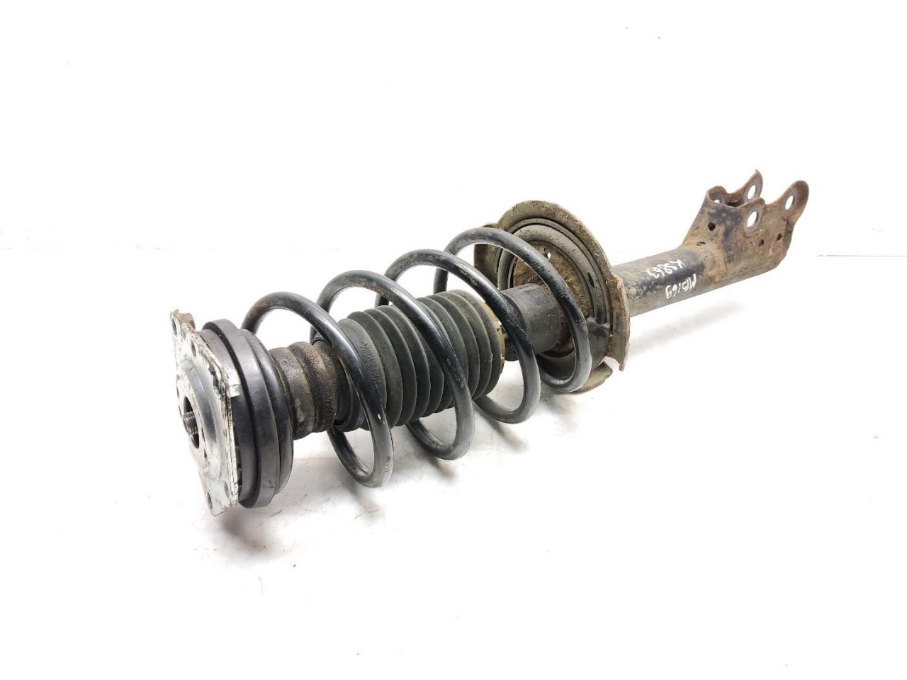 стойка передняя левая Mercedes-Benz A-Класс W169 2007, 2.0 л., CDi, OM 640.940, дизель, 6МКПП, kometgrau / 748, хетчбэк 5 дв., передний привод, правый руль, A1693201430, A1693200830 - фото №1