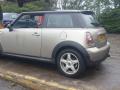 спойлер Mini Cooper 2 поколение R56 2007, 1.6 л., HDi, 9HZ (DV6TED4), дизель, 6МКПП, sparkling silver / a60, хетчбэк 3 дв., передний привод, правый руль, 714885003 - фото №3
