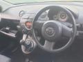 чехол рычага КПП Mazda 2 DE 2008, 1.3 л., i, ZJ46, бензин, 5МКПП, brilliant black / a3f, хетчбэк 3 дв., передний привод, правый руль, D65146100 - фото №4