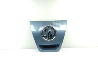 ручка крышки багажника Opel Astra J 2010, 1.7 л., CDTi, A 17 DTR, дизель, 6МКПП, frescoblau / gol, хетчбэк 5 дв., передний привод, правый руль, 13271374