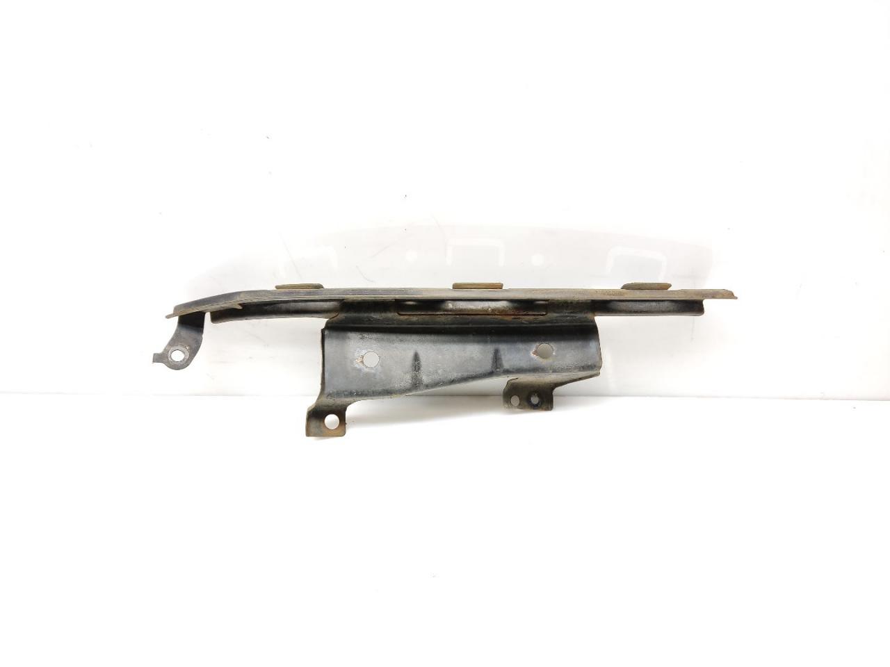 крепление фары правой Mazda BT-50 1 поколение J97M 2008, 2.5 л., TDCi, WLAT (16 V), дизель, 5МКПП, strato blue / 32k, пикап, полный привод, правый руль, UR56-50-150D - фото №1