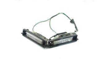 подсветка номера Toyota RAV4 2 поколение (XA20) [рестайлинг] 2005, 2.0 л., D-4D, 1CD-FTV, дизель, 5МКПП, silver / 1d4, внедорожник 5 дв., полный привод, правый руль, 81271-42050