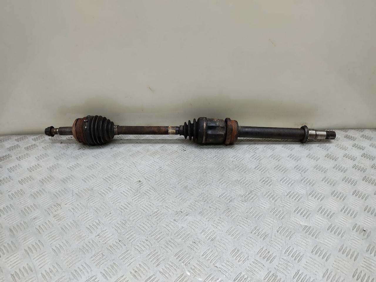 полуось передняя правая (приводной вал, ШРУС) Toyota Auris 1 поколение 2007, 2.0 л., D-4D, 1AD-FTV, дизель, 6МКПП, серый, хетчбэк 5 дв., передний привод, правый руль, 43410-02590 - фото №1