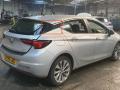 молдинг крыла заднего правого Opel Astra K 2016, 1.0 л., i, B 10 XFL, бензин, 5МКПП, argonsilber / gan, хетчбэк 5 дв., передний привод, правый руль, 13427537 - фото №3