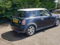 спойлер Mini Cooper 2 поколение R56 2006, 1.6 л., i, N12 B16 A, бензин, 6МКПП, astro black / a25, хетчбэк 3 дв., передний привод, правый руль, 51627148913 - фото №4