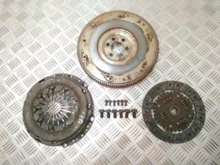 маховик SEAT Ibiza 3 поколение 2004, 1.2 л., i, AZQ, бензин, 5МКПП, белый, хетчбэк 5 дв., передний привод, правый руль