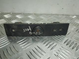 кнопка аварийной сигнализации Renault Clio 2 поколение [2-й рестайлинг] 2005, 1.2 л., i, D4F 740, бензин, 5МКПП, noir / nv676, хетчбэк 3 дв., передний привод, правый руль