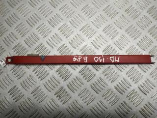 ресничка (ус) правой фары Mercedes-Benz 190 1 поколение [рестайлинг] W201 1990, 1.8 л., i, M 102.910, бензин, 5МКПП, красный, седан, задний привод, правый руль, 2018890263