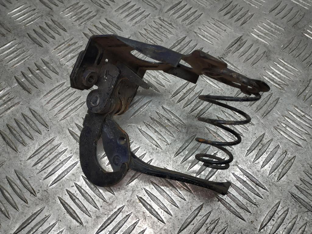 замок капота Mercedes-Benz C-Класс W202/S202 W202 1993, 1.8 л., i, M 111.920, бензин, АКПП, зеленый, седан, задний привод - фото №1