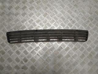 заглушка (решетка) в бампер Audi A4 B5 1998, 1.8 л., i, ADR, бензин, 5МКПП, синий, универсал, передний привод, правый руль, 8D0807683E