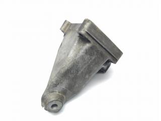 кронштейн двигателя Mercedes-Benz C-Класс W203/S203/CL203 [рестайлинг] W203 2004, 1.8 л., Kompr, M 271.946, бензин, АКПП, зеленый, седан, задний привод, правый руль, A2712230904