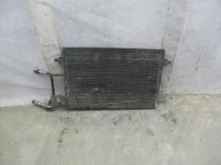 радиатор кондиционера Volkswagen Passat B5 1999, 1.9 л., TDi, AFN, дизель, 5МКПП, белый, универсал, передний привод, правый руль, 8D0260401H