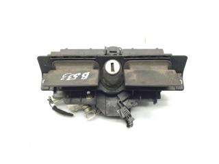 ручка крышки багажника Audi A6 4B/C5 [рестайлинг] 2004, 1.9 л., TDi PD, AWX, дизель, 5МКПП, синий, универсал, полный привод, правый руль, 8D9827565C, 4B0827565H