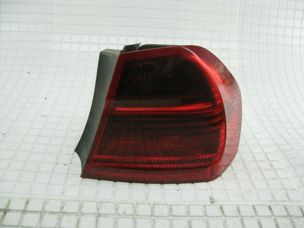 фонарь задний правый BMW 3 серия E90/E91/E92/E93 E90 2006, 2.0 л., D, M47N 204 D5, дизель, 6МКПП, седан, задний привод, правый руль, 6937458 - фото №1