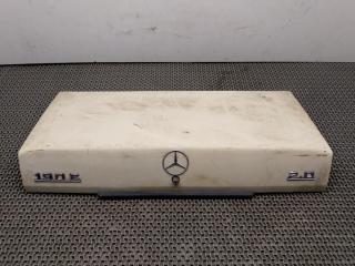 крышка багажника (дверь 3-5) Mercedes-Benz 190 1 поколение [рестайлинг] W201 1992, 2.0 л., D, OM 601.911, дизель, 5МКПП, бежевый, седан, задний привод, правый руль