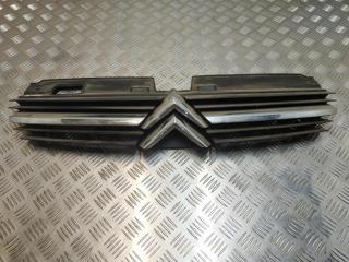 решетка радиатора Citroen C5 1 поколение 2004, 2.0 л., HDi, RHZ (DW10ATED), дизель, 5МКПП, синий, хетчбэк 5 дв., передний привод, правый руль, 9636751980