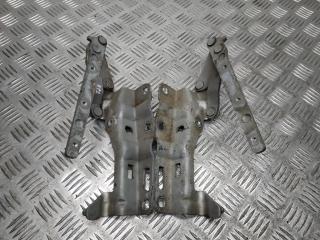 петля капота Mercedes-Benz C-Класс W203/S203/CL203 S203 2002, 2.2 л., CDi, OM 611.962, дизель, 6МКПП, серебро, универсал, задний привод, правый руль, A2038800328, A2038800428