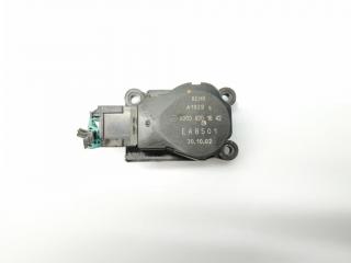 моторчик заслонки печки Mercedes-Benz E-Класс W211/S211 [рестайлинг] 2007, 2.2 л., CDi, дизель, АКПП, tansanitblau / 359, седан, задний привод, правый руль, A2038201642