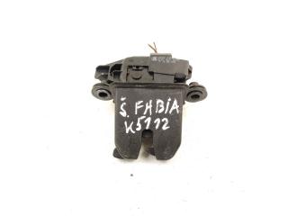 замок багажника Skoda Fabia 2 поколение (5J) 5J 2009, 1.4 л., TDi PD, BMS, дизель, 5МКПП, reflex silver / la7w, хетчбэк 5 дв., передний привод, правый руль, 5J0827501B