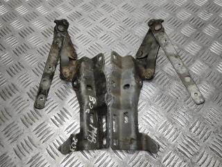 петля капота Mercedes-Benz C-Класс W203/S203/CL203 W203 2002, 2.6 л., i, M 112.912, бензин, АКПП, brillantsilber / 744, седан, задний привод, правый руль, A2038800328, A2038800428