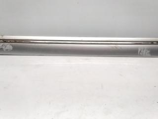 молдинг двери задней левой Mercedes-Benz E-Класс W210/S210 [рестайлинг] S210 2000, 2.6 л., i, M 112.914, бензин, АКПП, серебро, 744u, универсал, задний привод, правый руль, A2106900582