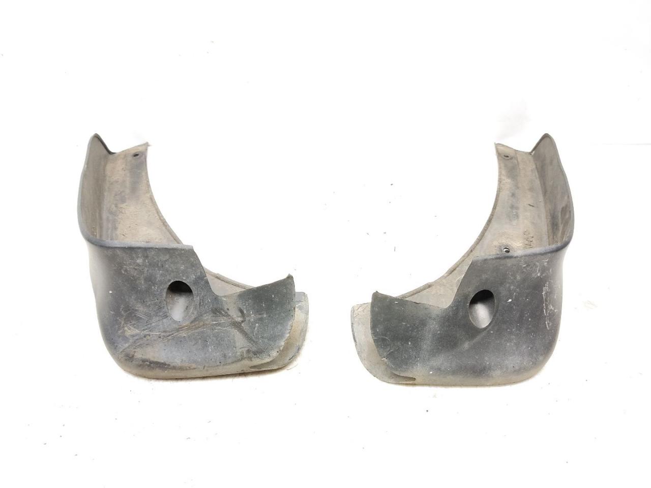 брызговик Nissan Qashqai 1 поколение 2007, 2.0 л., DCi, дизель, 6МКПП, чёрный, внедорожник 5 дв., передний привод, правый руль, KE788JD085 - фото №1